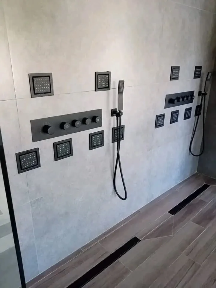 Luxury multi-outlet shower installation